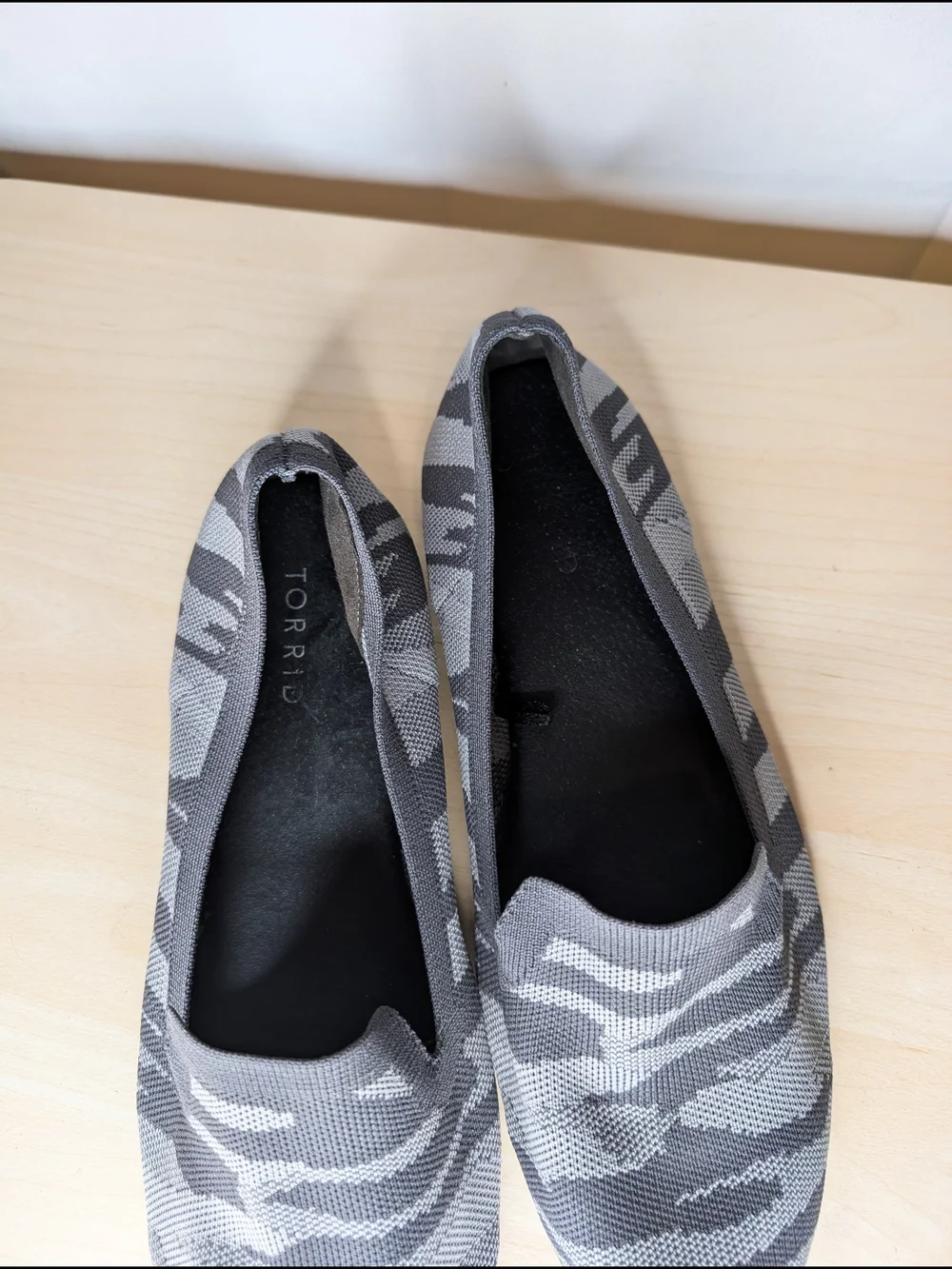 Torrid Gray Camo Stretch Knit Loafer Size 10 Women's